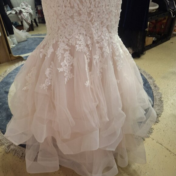 Mori Lee by Madeline Gardner #8118 Wedding Gown (Unaltered) - Picture 7 of 13